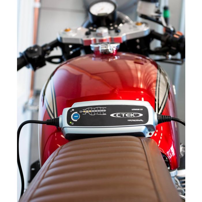 Chargeur de batterie lithium CTEK XS Lithium 